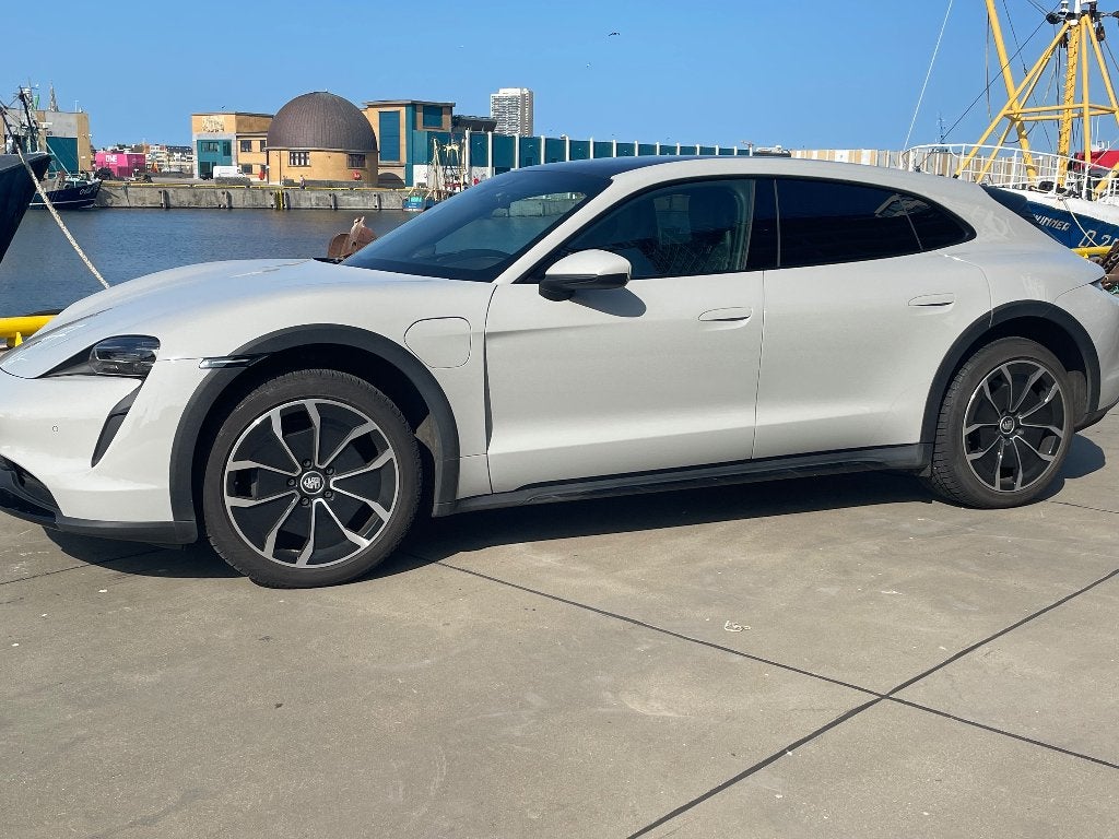 Porsche taycan cross turismo met Porsche approved garantie !, Autos, Cuir, Achat, Euro 6, 5 portes