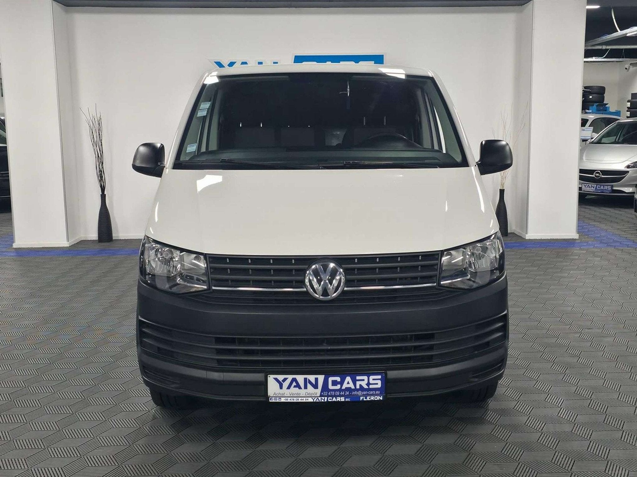 Volkswagen T6 TRANSPORTER L2 • 150CH • 7170€ TRAVAUX V, Auto's, Gebruikt, 4 cilinders, Volkswagen, Zwart