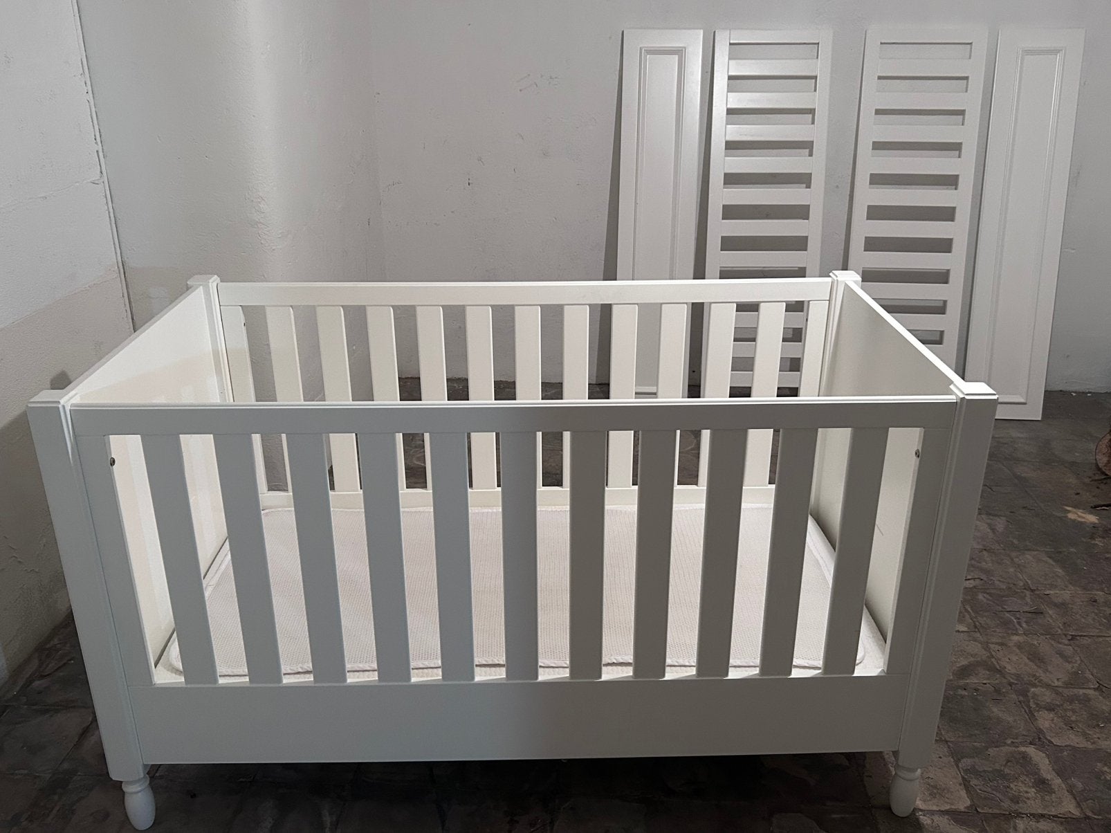 J.S. Dreams babybed wit — met matras en AeroSleep, Kinderen en Baby's, Ophalen, Zo goed als nieuw, Ledikant