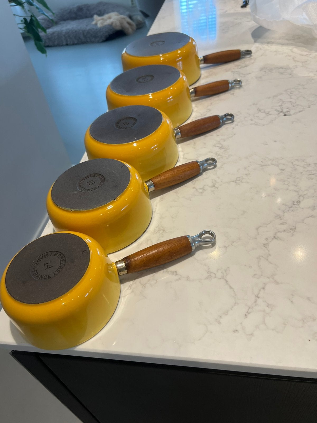 Set de 5 casseroles Le Creuset Ombre Jaune 14 à 22, Maison & Meubles, Enlèvement ou Envoi, Le Creuset, Compatible induction, Utilisé