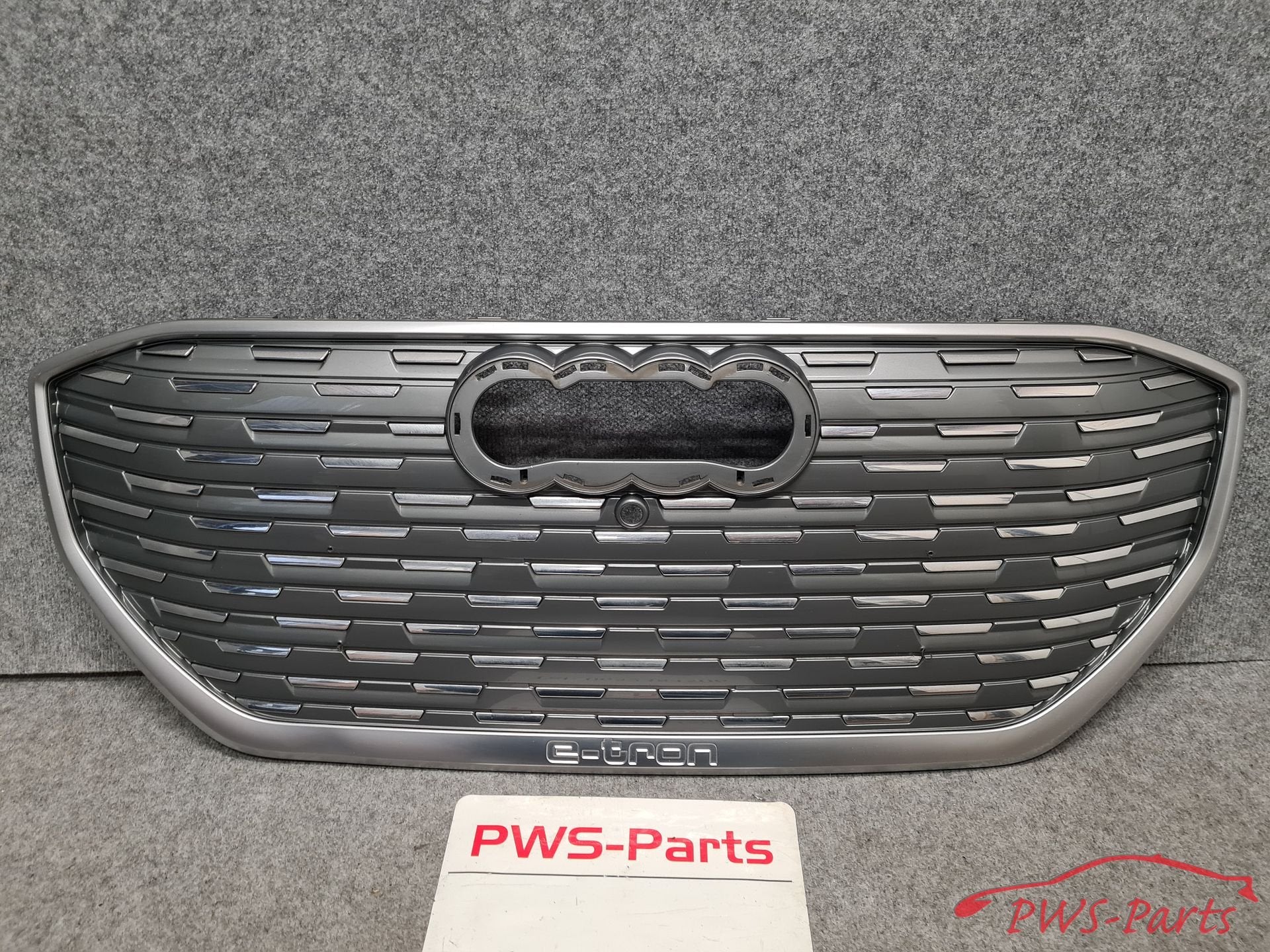 AUDI Q4 E89 E-TRON GRILL VOORBUMPER ORIGINEEL, Gebruikt, -, -, -