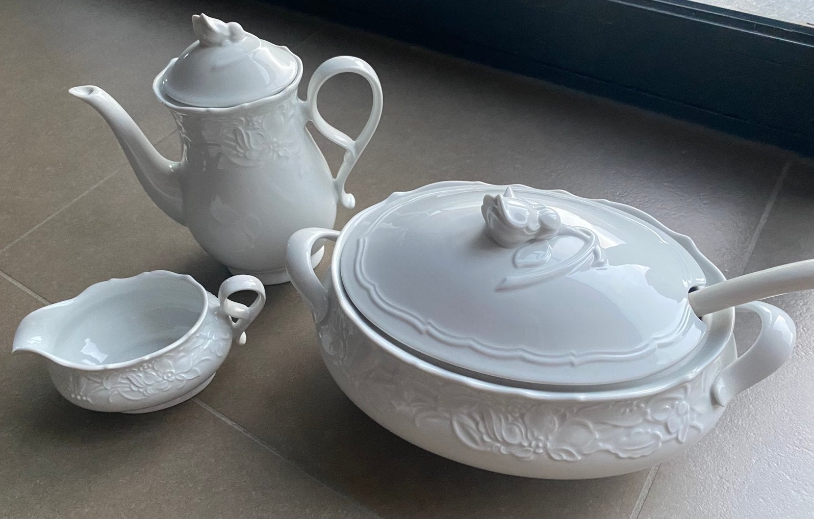 Mitterteich Bavaria 2070 set wit (terrine, theepot, sauspot), Ophalen