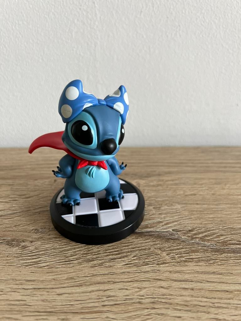 Stitch figuurtje met rode sjaal – Disney, Games en Spelcomputers, Ophalen, Zo goed als nieuw, Overige genres
