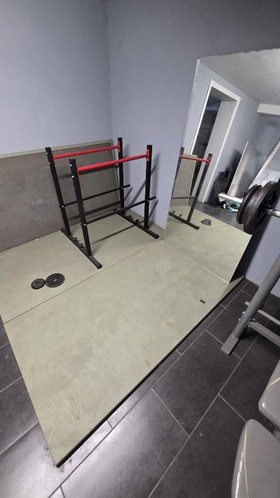 Home Gym COMPLEET: bank + 140 kg gietijzer+2 spiegels+tatami, Ophalen, Gebruikt, Benen, Fitnessbank