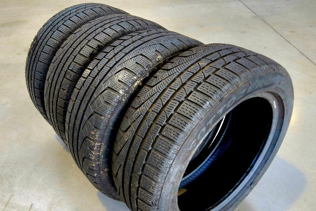 Très bons pneus hiver Pirelli 225/50-17 "Runflat", Pneus hiver, Enlèvement, Utilisé, 225 mm