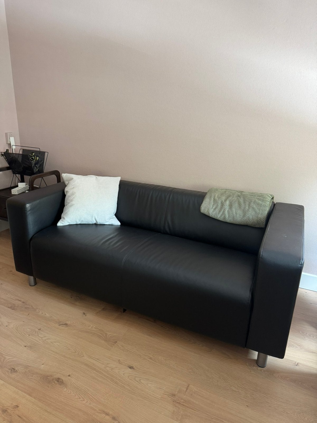 Klippan 2-zitsbank ikea zwart leer, Enlèvement, Comme neuf, Cuir