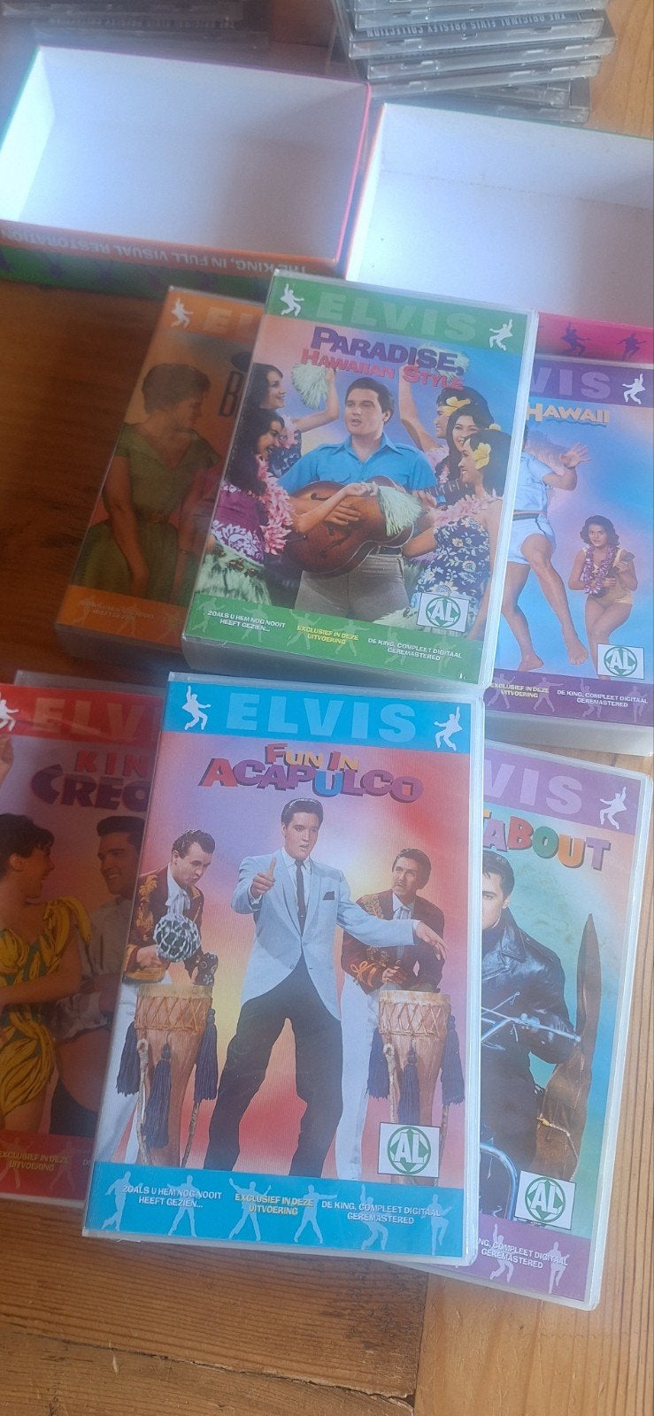 video s 6 elvis, Enlèvement