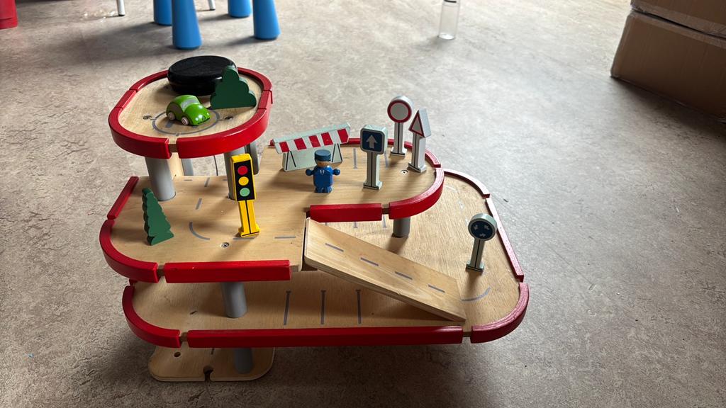 Houten garage, Kinderen en Baby's, Speelgoed | Thomas de Trein, Ophalen, Gebruikt