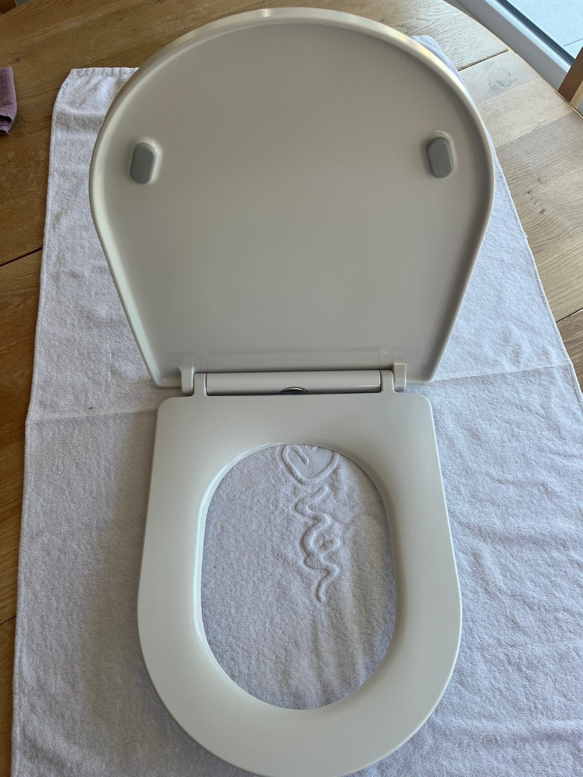 Abattant WC Aquavive forme D, Enlèvement, Comme neuf, Toilettes
