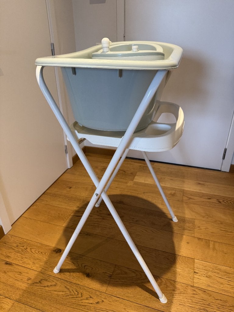Baignoire Bebe-Jou avec support et siège, Comme neuf, Enlèvement, Standard, Bébé-jou