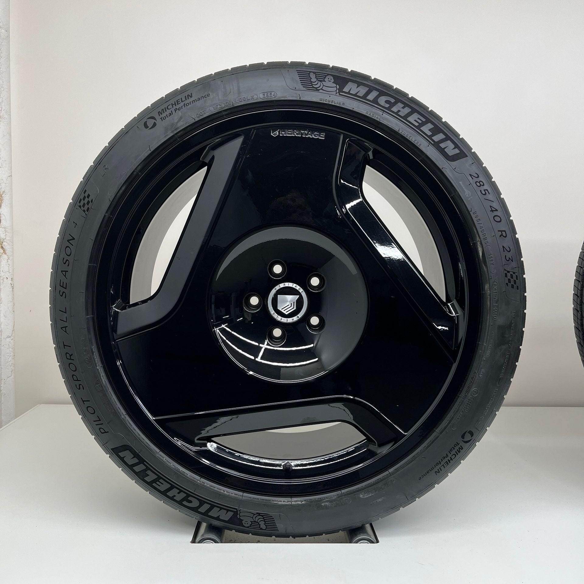 Land Rover Range Rover (sport) - 23 inch - all season, Pneus et Jantes, 4 Saisons, Enlèvement ou Envoi, 285 mm