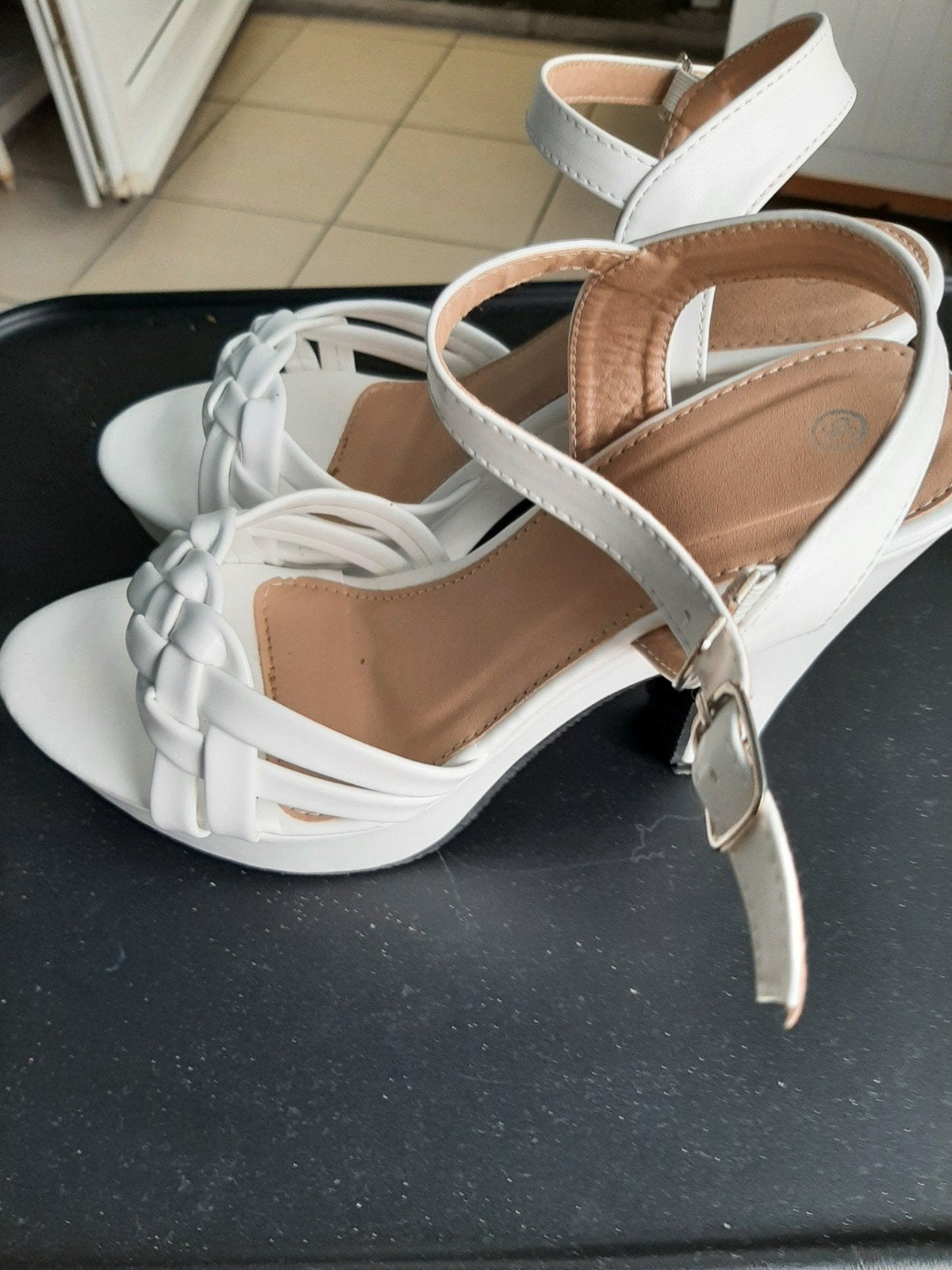 Chaussures ouvertes blanches, Enlèvement ou Envoi
