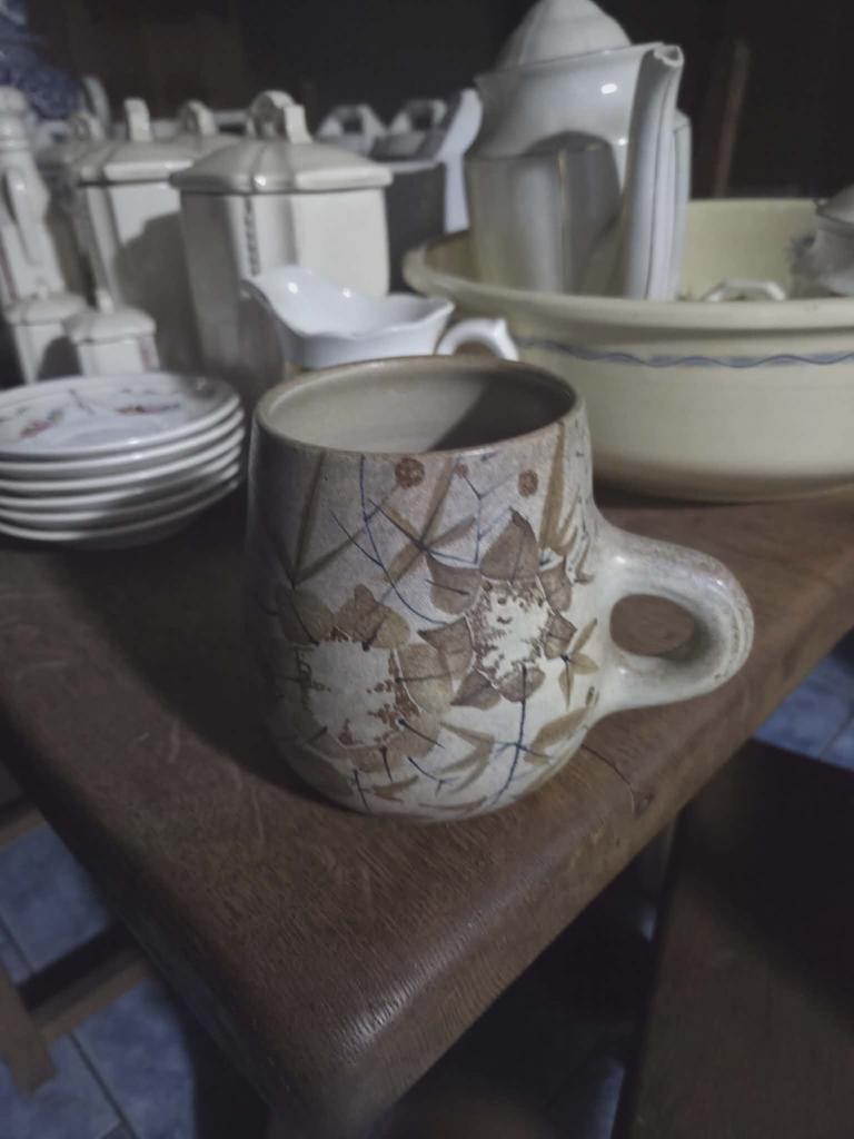 ANCIEN MUG TASSE ORIGINAL - VINTAGE - Signé D.B, Enlèvement ou Envoi
