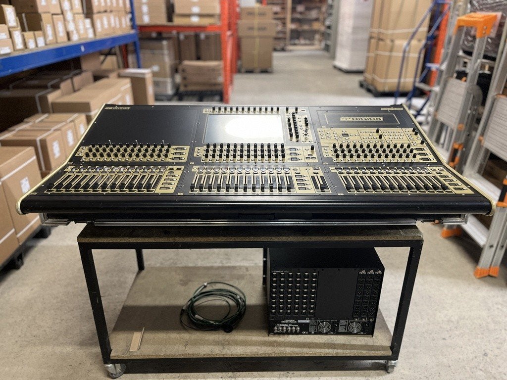 DIGICO SD8 + MADI-RACK + flightcase - Mixer, Muziek en Instrumenten, Ophalen of Verzenden, Zo goed als nieuw, 20 kanalen of meer