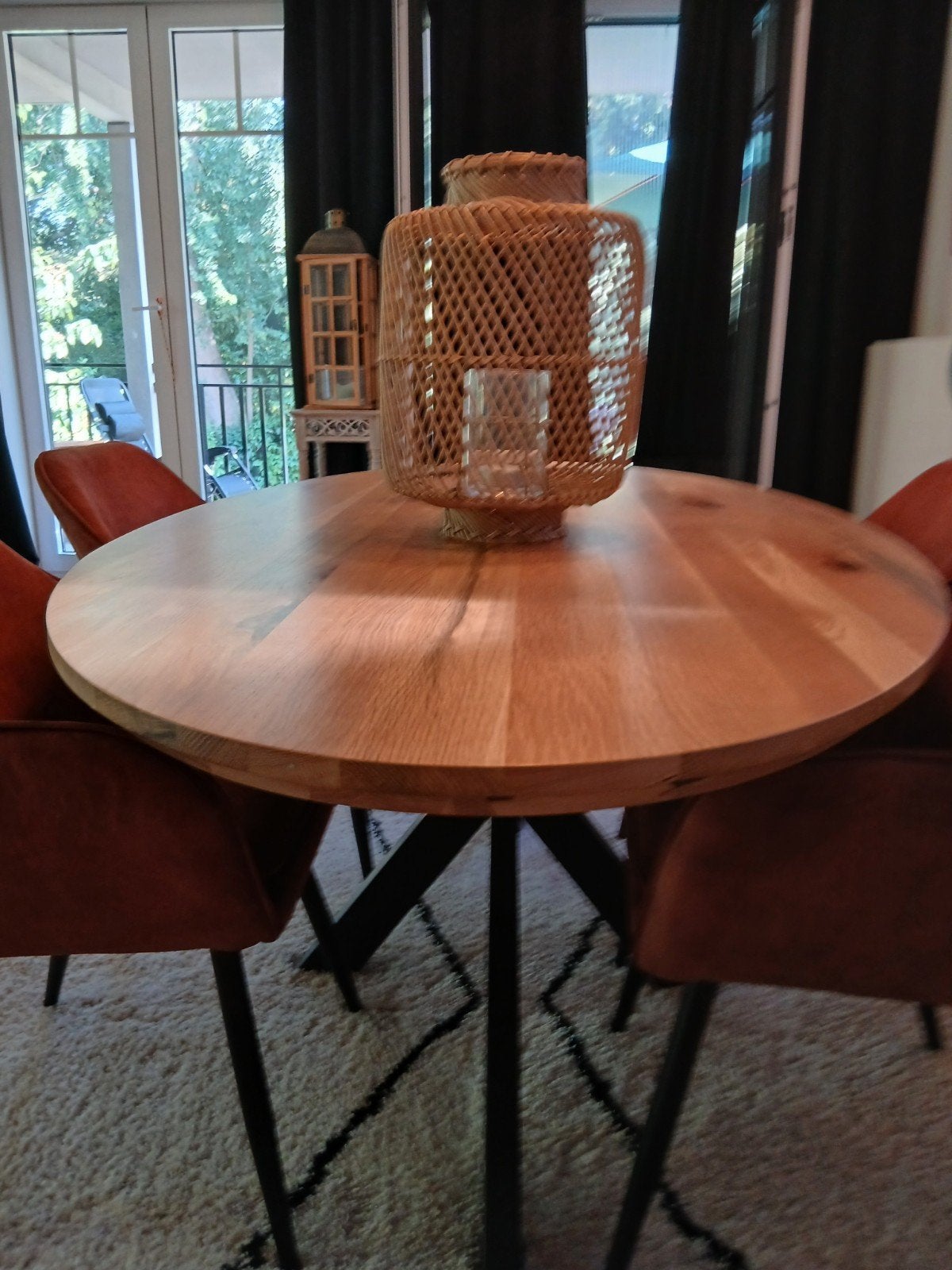 Nieuwe Mangohouten tafel met zwarte metalen poten, Huis en Inrichting, Ophalen, Nieuw, Ovaal