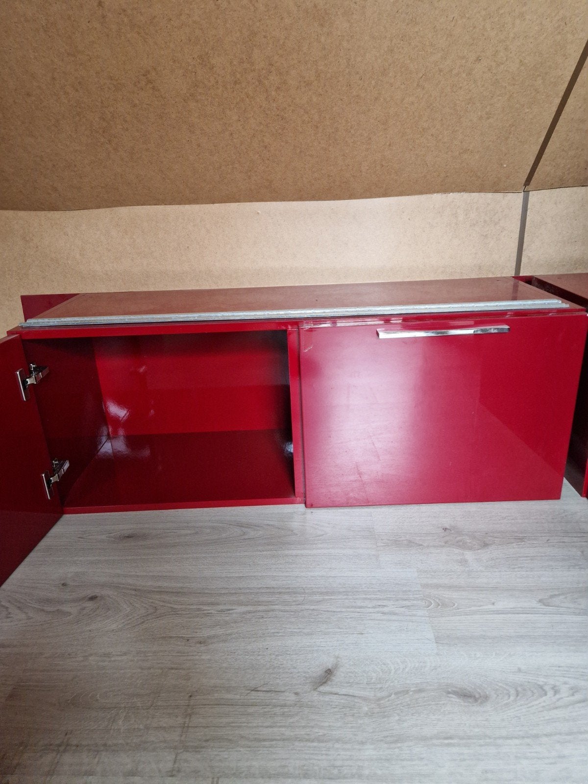 hangkast retro rood vintage, Huis en Inrichting, Ophalen, Gebruikt, Met deur(en), Minder dan 100 cm