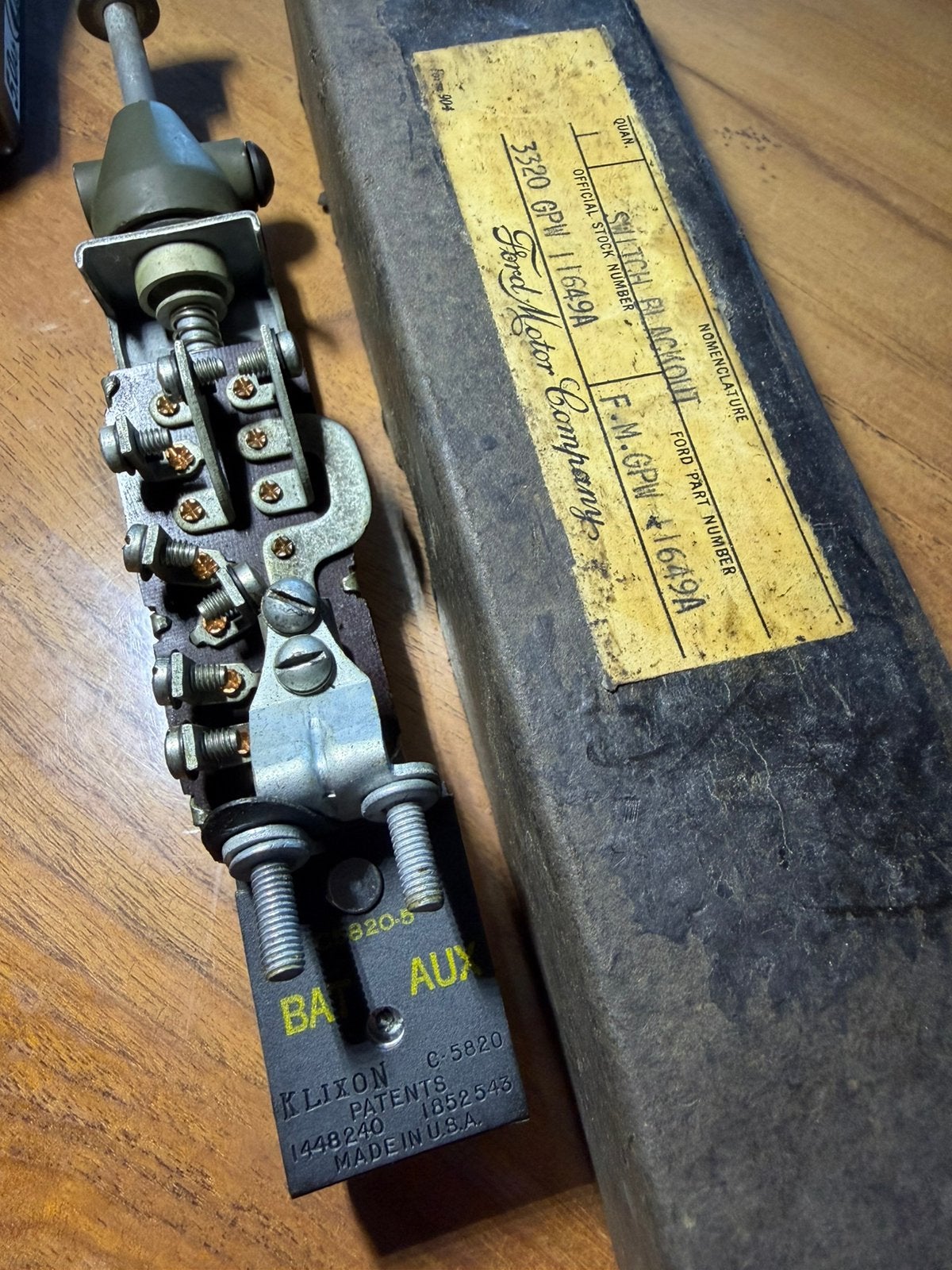 Interrupteur Klixon jeep Ford GPW boîte Ford d’époque., Ophalen, Overige soorten