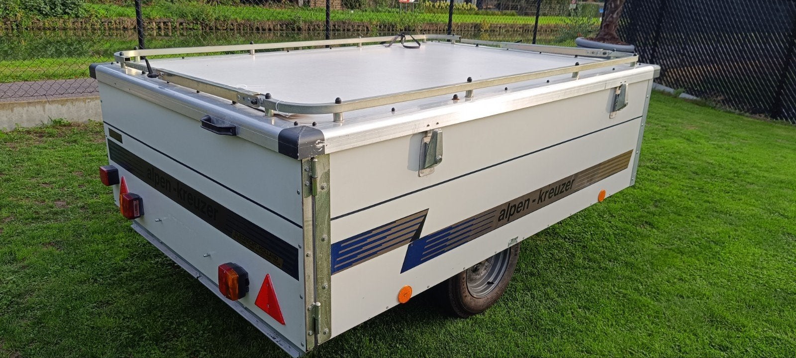 FOURGON À BAGAGES/VOITURE DE LOISIR, Autos : Divers, Enlèvement
