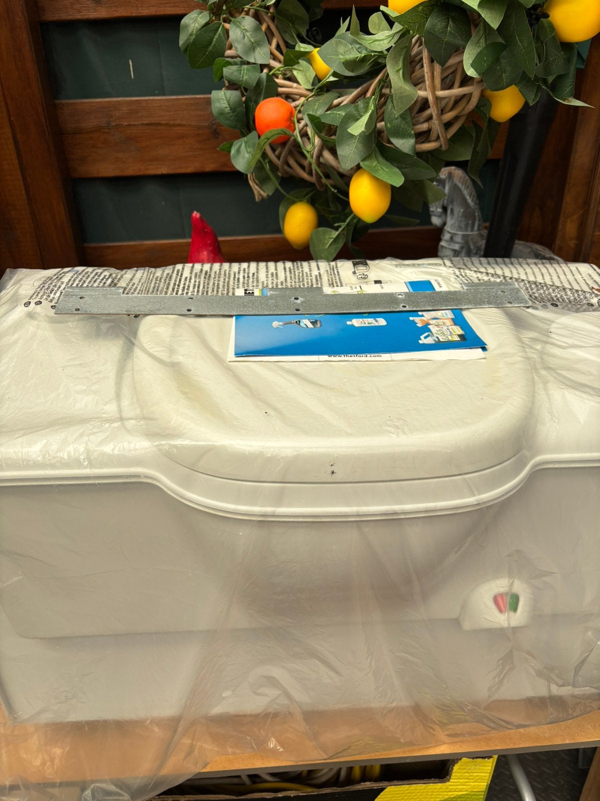 Toilette avec eau de rinçage., Caravanes & Camping, Enlèvement, Comme neuf
