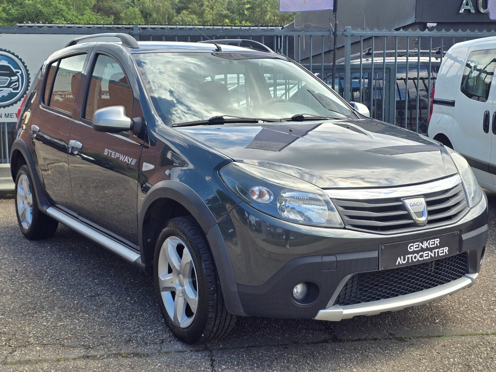 Dacia Sandero Stepway 1.6 benzine/ GARANTIE, Auto's, Dacia, Schuifdeur, Bedrijf, Handgeschakeld, Sandero