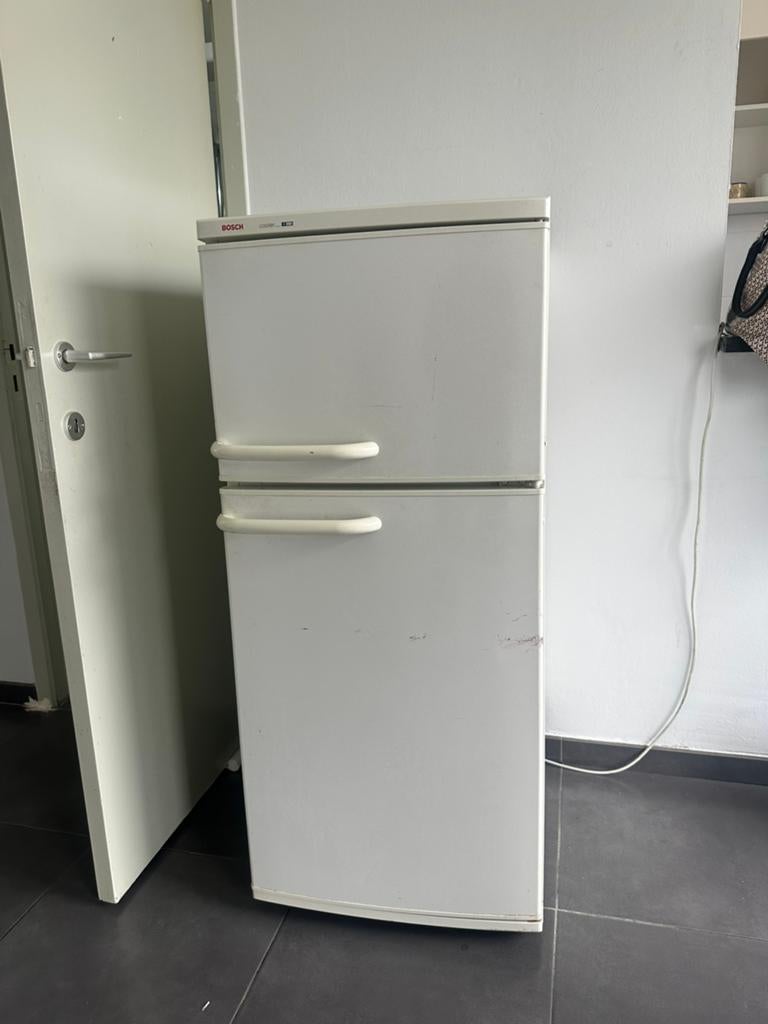 Bosch koelkast met vriezer / frigo Bosch avec congélateur, Electroménager, Enlèvement, Comme neuf