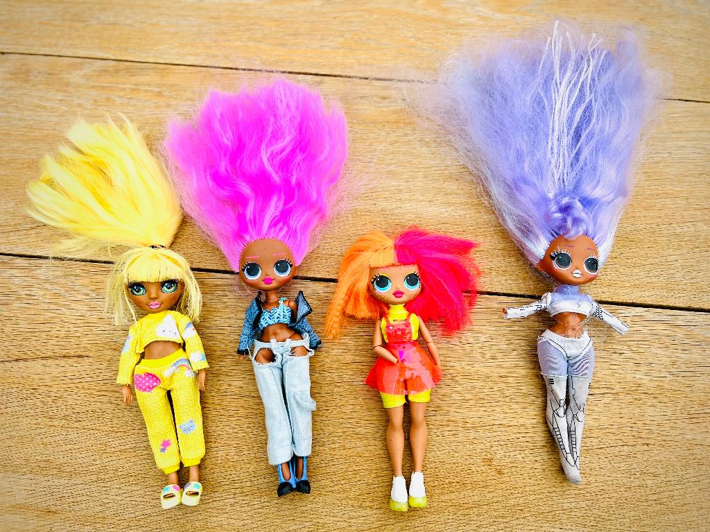 4 grote LOL poppetjes, Ophalen, Zo goed als nieuw