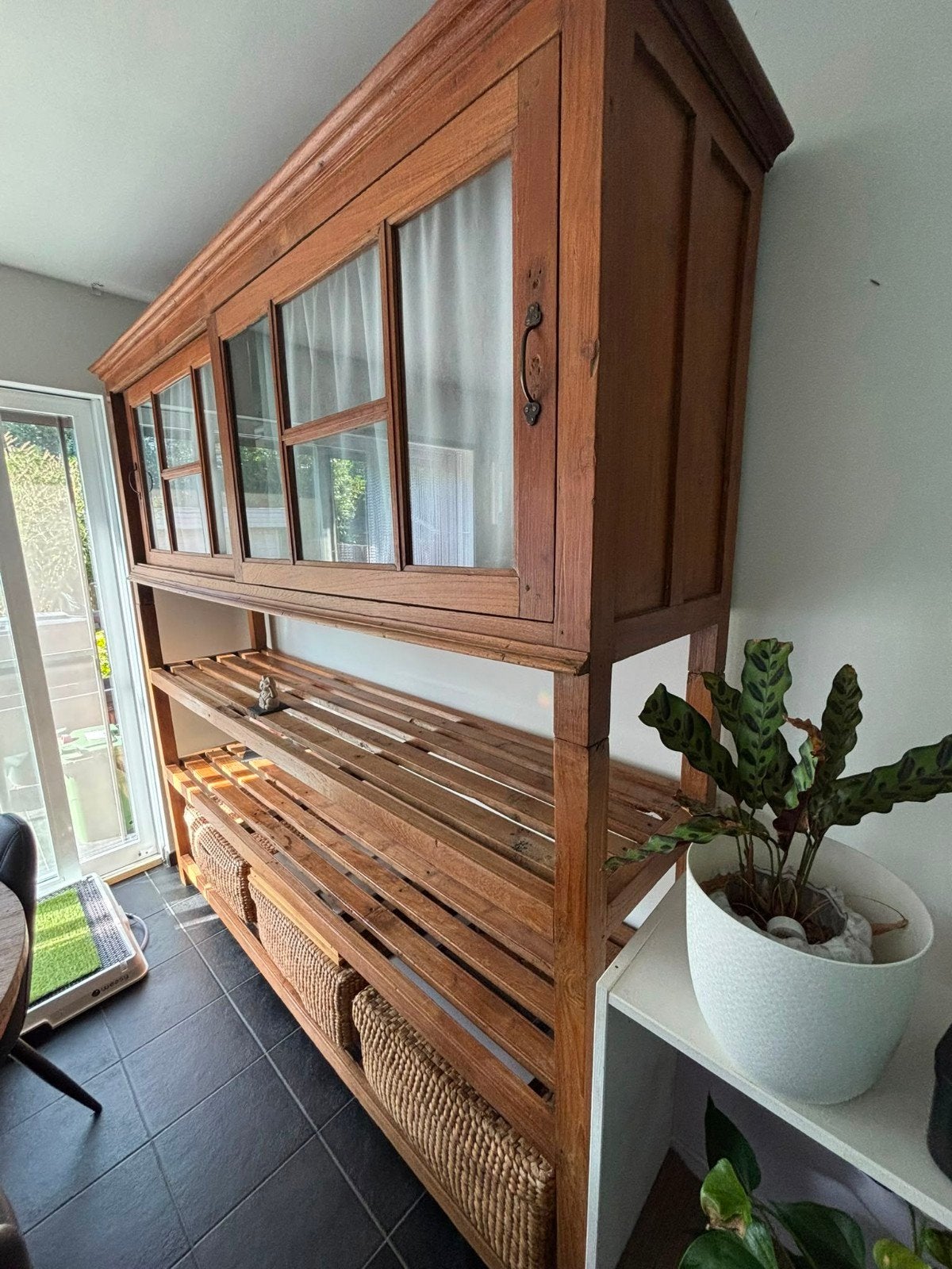 Houten zeer kwalitatieve vitrine kast, Enlèvement