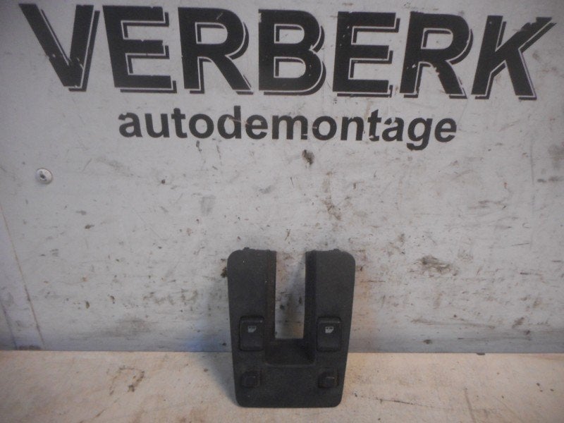 INTERRUPTEUR D'ALIMENTATION VITRE CENTRE AVANT 480 (413865), Utilisé, Volvo