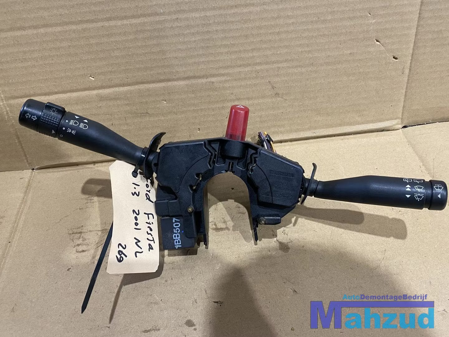 FORD FIESTA 4 Stuurkolom licht knipperlicht schakelaar 98-01, Info@ford.com, Ford Motor Company, American Road 1
48126  Dearborn