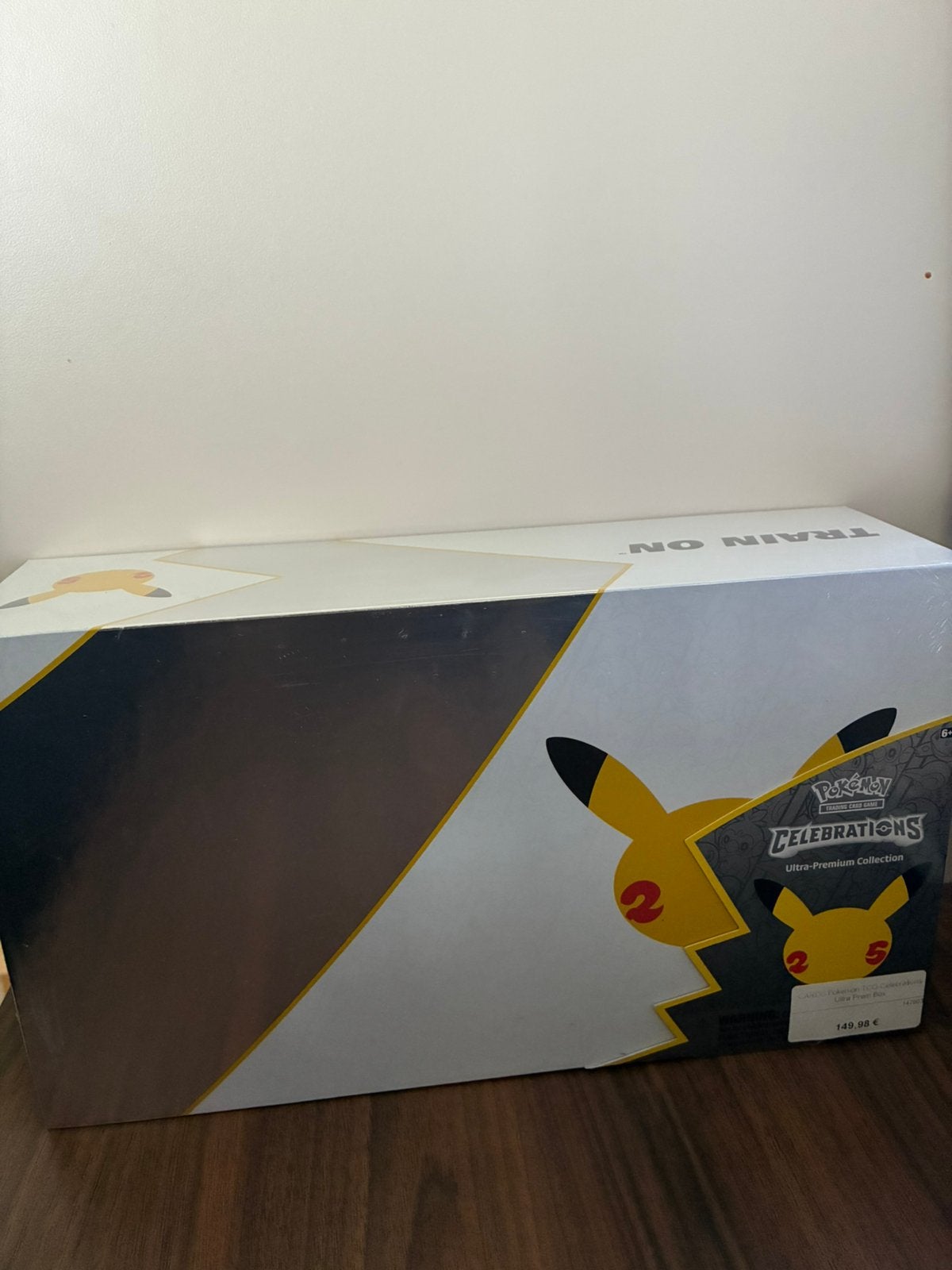 Pokemon ultra premium collection celebrations 25 years, Hobby & Loisirs créatifs, Enlèvement ou Envoi, Comme neuf