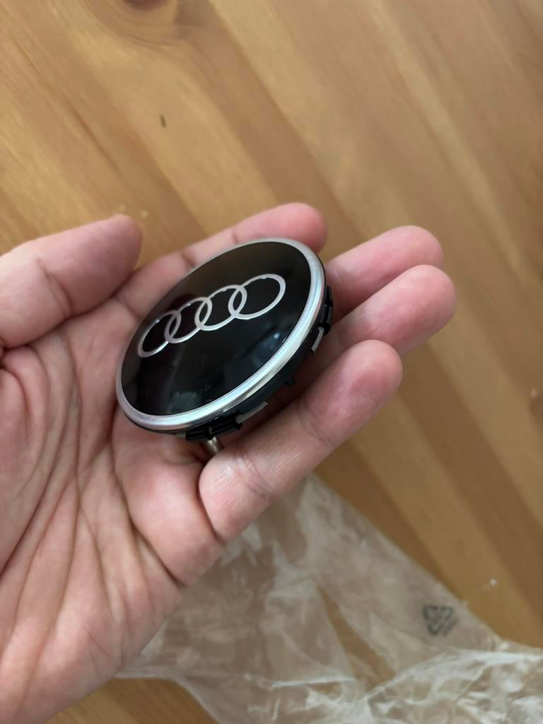 Centre de roue Audi original. Diamètre 61 mm, Auto-onderdelen, Ophalen of Verzenden, Audi