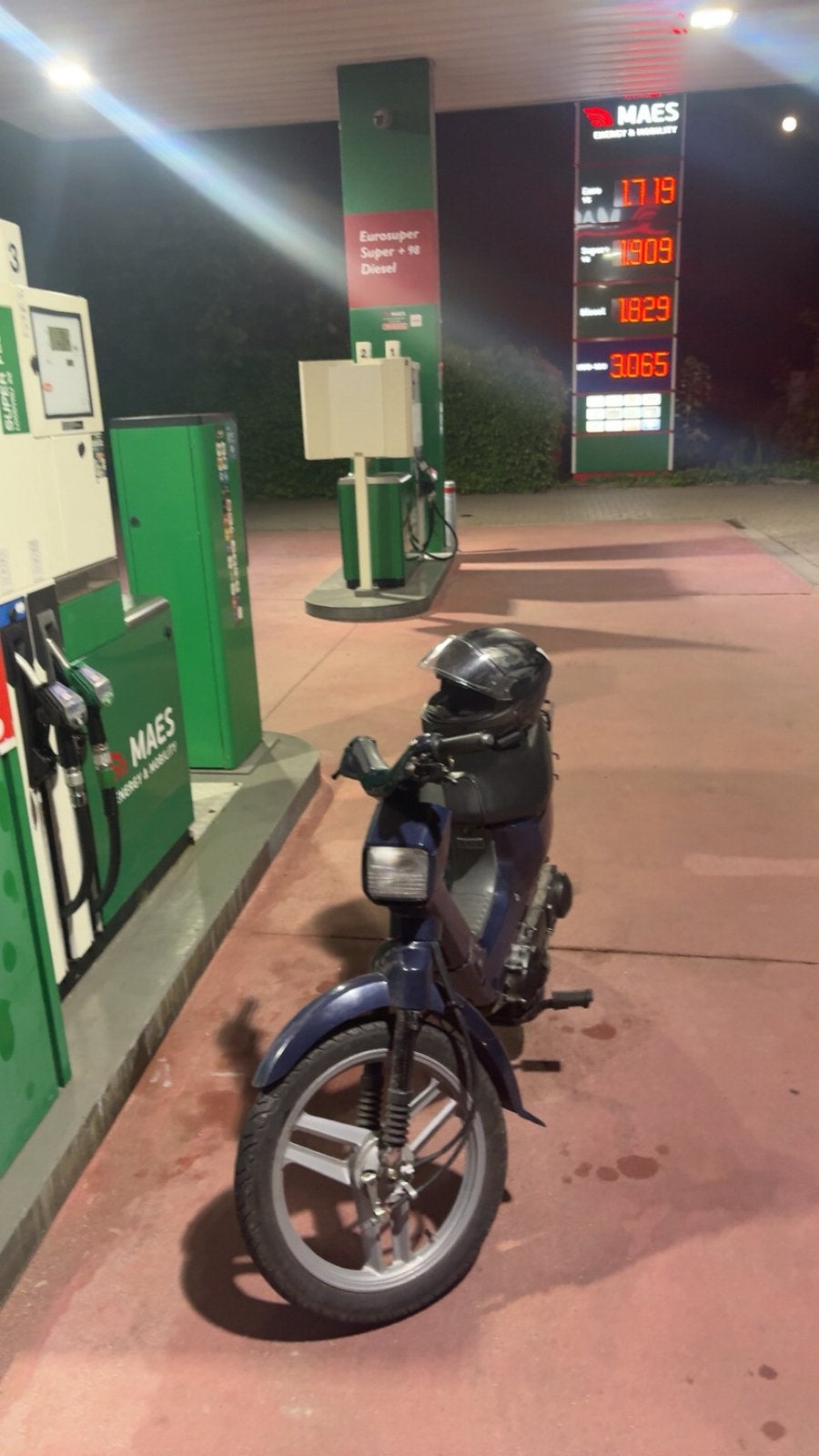 Honda wallaroo, Fietsen en Brommers, Brommers | Tomos, Zo goed als nieuw, Ophalen