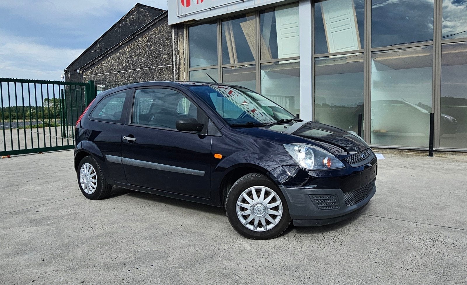 FORD FIESTA 1.3i - Prêt à immatriculer, Autos, Achat, ABS, Boîte manuelle, Noir