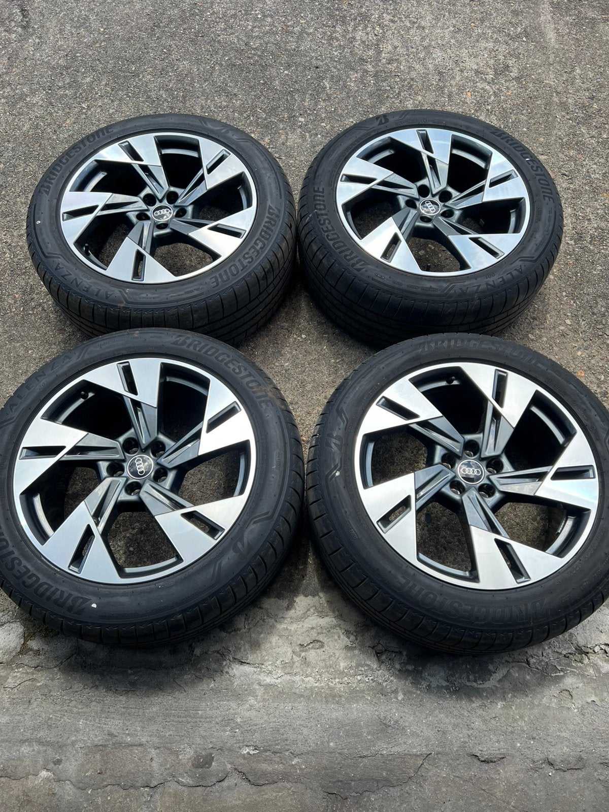 20 inch Audi E tron Q8 velgen nog in nieuwe staat, Auto-onderdelen, Banden en Velgen, 255 mm, Banden en Velgen, Nieuw, Ophalen of Verzenden