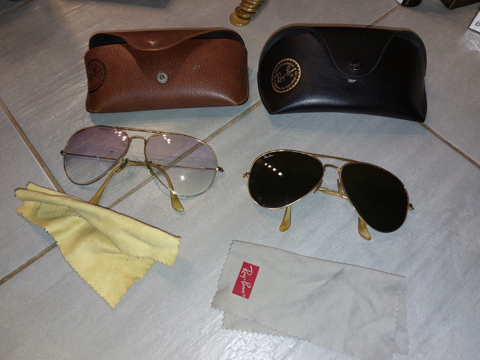 2 paires Ray Ban femme année 90/20 , modèle intemporel aviat, Envoi, Utilisé, Brun, Lunettes de soleil