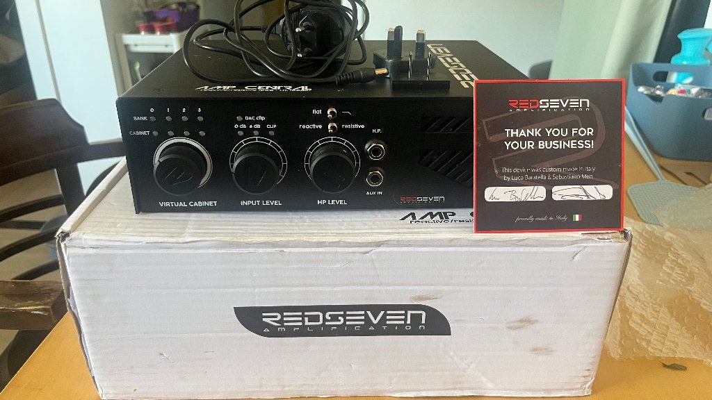 Redseven Amp Central, attenuator en IR Loader, Audio, Tv en Foto, Professionele apparaten, Ophalen of Verzenden, Zo goed als nieuw