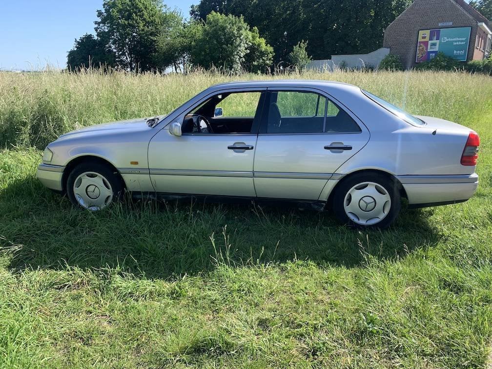 Mercedes C220D - W202 - 1995, Autos, Argent ou Gris, Achat, 4 portes, Boîte manuelle