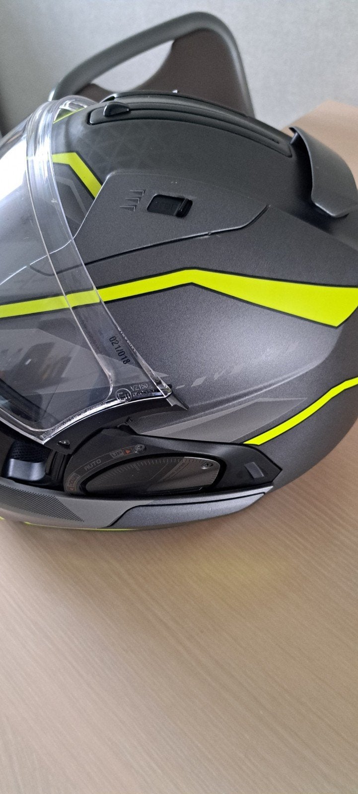 Casque de moto modulaire Shark à l'état neuf, Motos, Enlèvement, M, Casque système, Shark