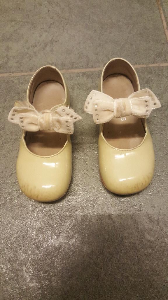 Schoenen: Ballerina met bandje en strikje, Naranjas, mt 24, Enfants & Bébés, Vêtements enfant | Chaussures & Chaussettes, Enlèvement