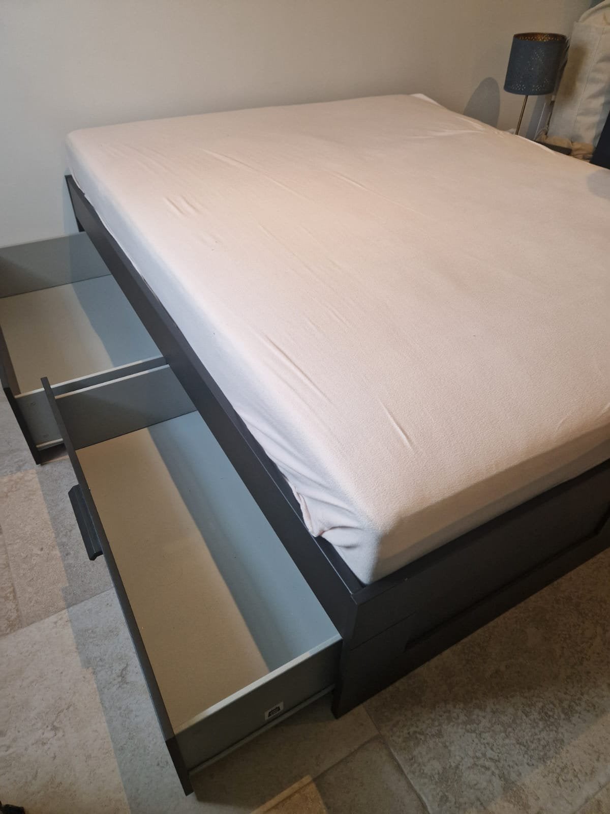 Bremnes IKEA bed met lades, Huis en Inrichting, Ophalen, Zo goed als nieuw, Zwart