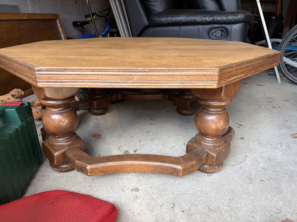 Salon tafel te koop, Ophalen