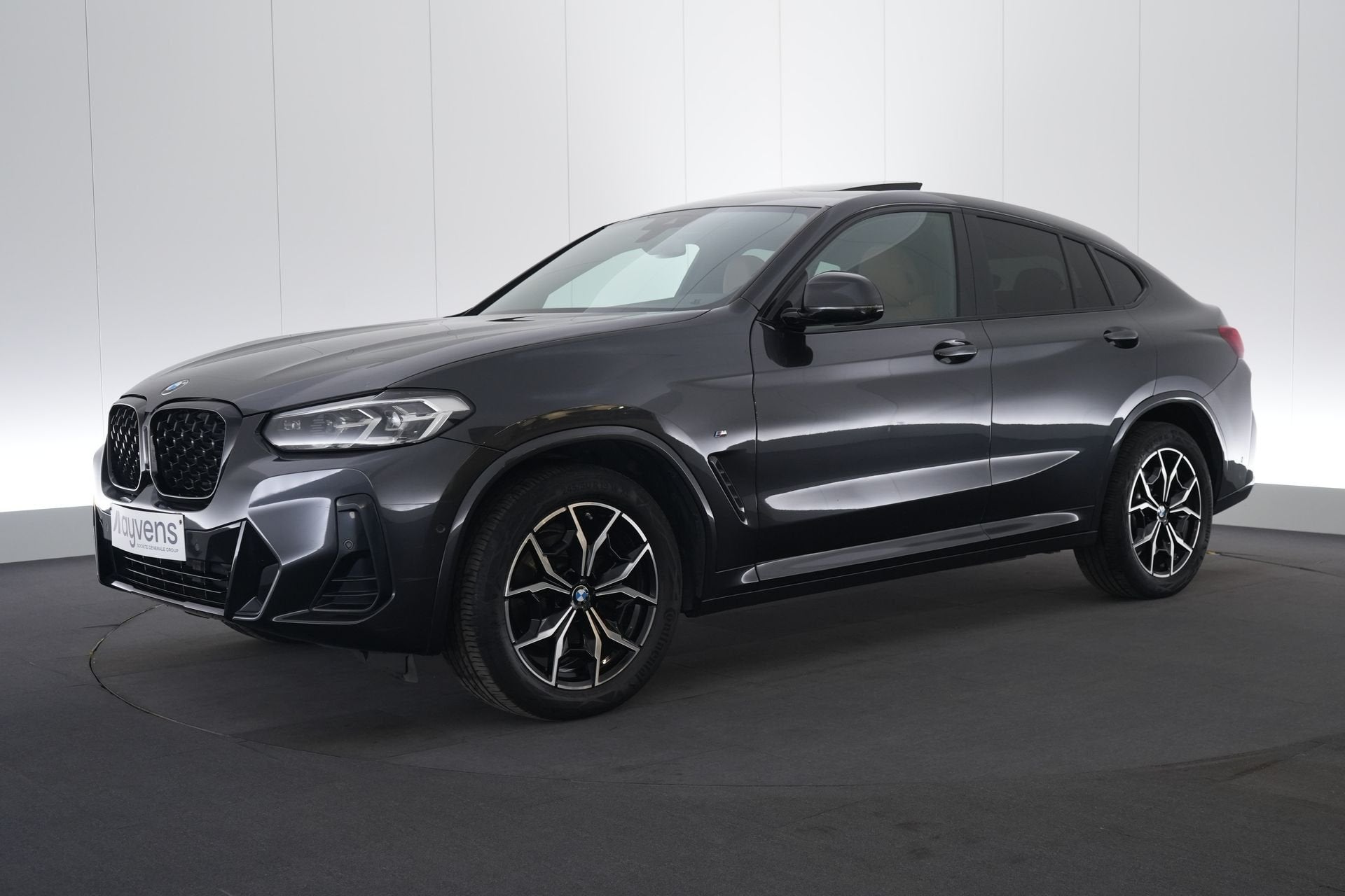 (2BVB113) BMW X4, Autos, Achat, Entreprise, Carnet d'entretien, 5 portes