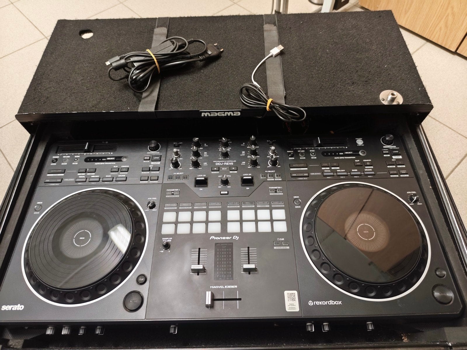 Pioneer DJ Ddjrev5 avec étui de transport, Enlèvement, Comme neuf, Platine, Pioneer
