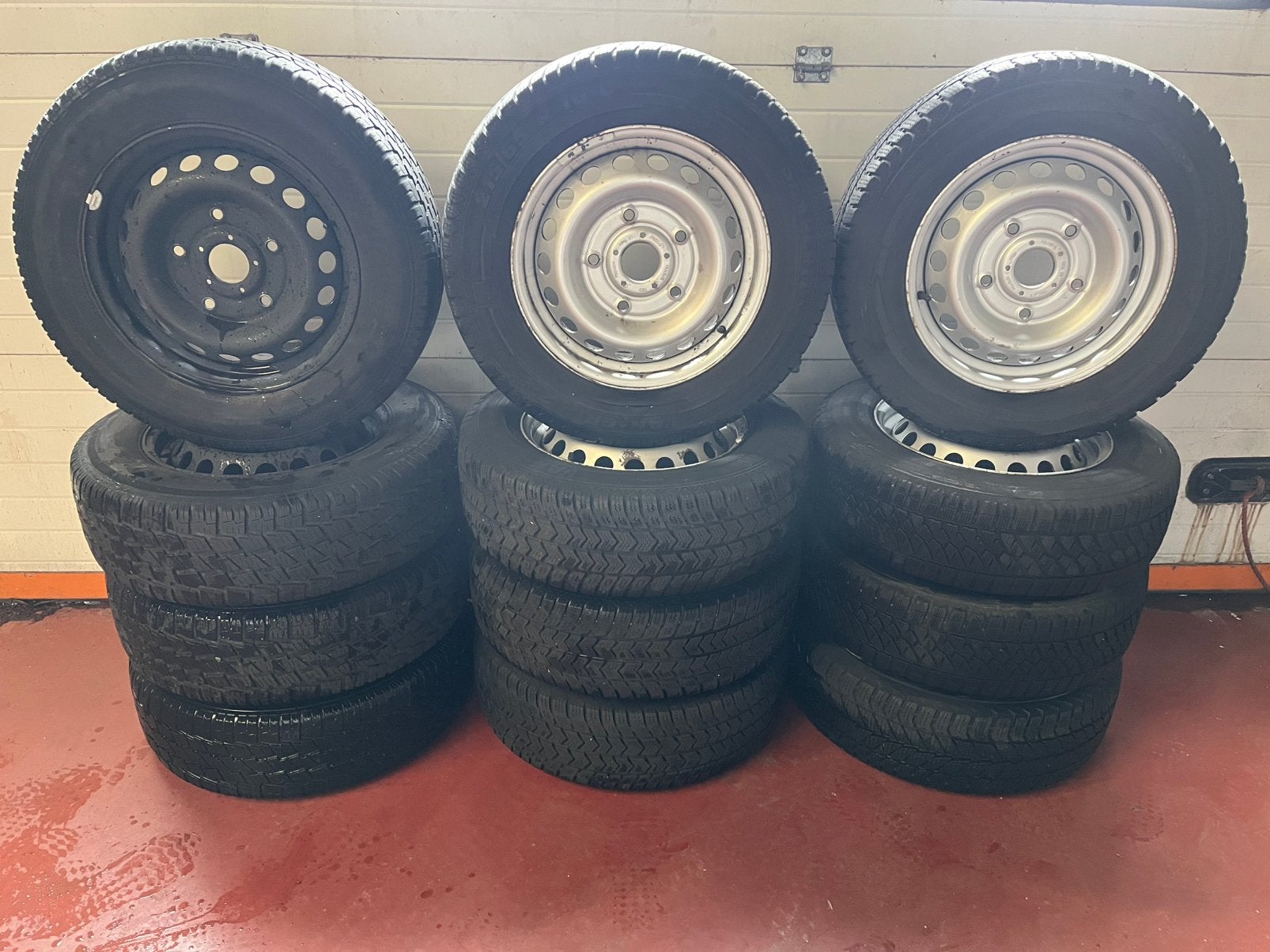 jantes 16” avec pneus d'hiver Ford Transit 2T et Custom, Autos : Pièces & Accessoires, Pneus & Jantes, Pneus hiver, Enlèvement