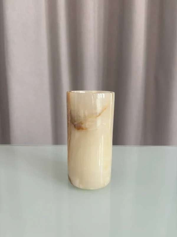 Kleine vintage cilindervormige vaas van onyx, Antiquités & Art, Antiquités | Vases, Enlèvement ou Envoi