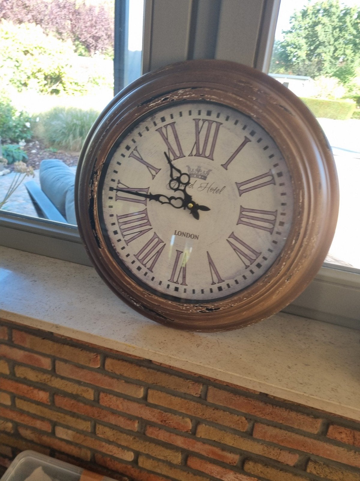 mooie wandklok    werkt perfect    type  rustiek    40cm  br, Huis en Inrichting, Ophalen, Bruin, Wandklok