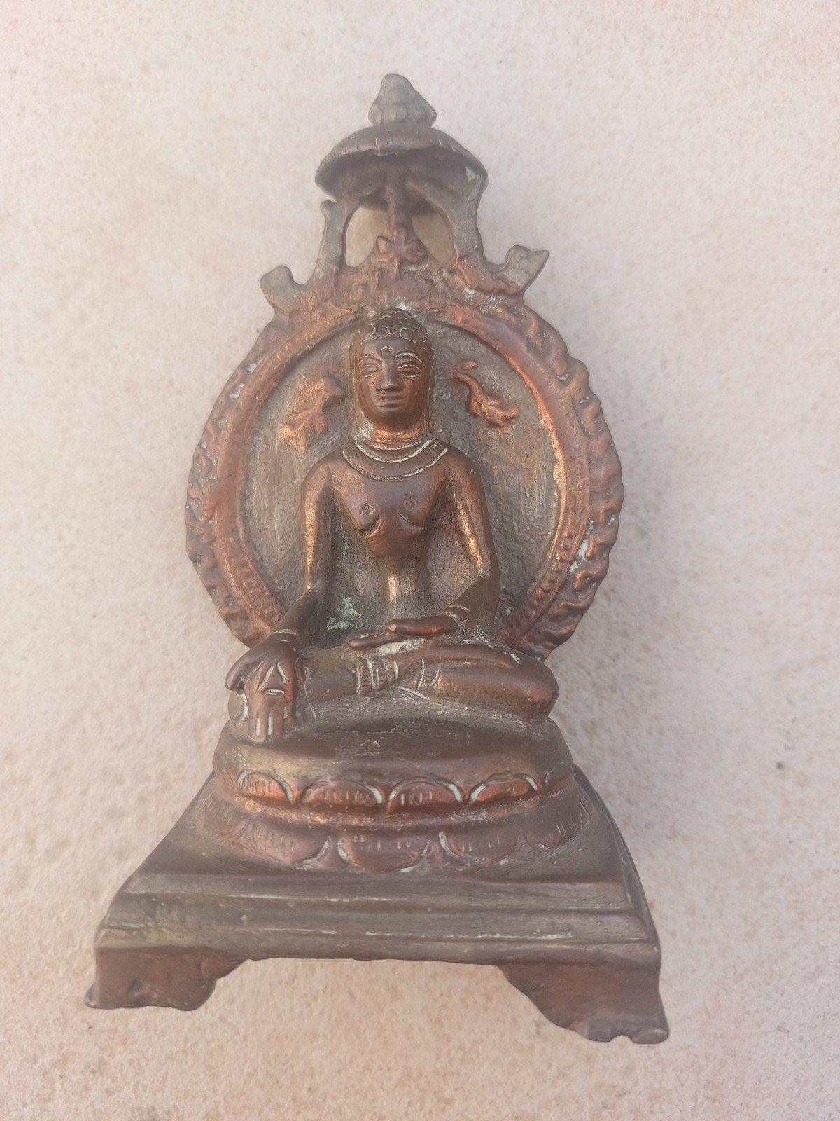 Bouddha antique., 15 cm, Métal, Jaune, Enlèvement