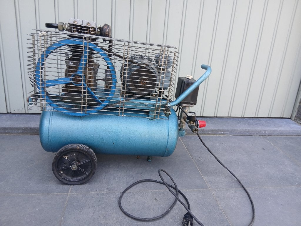 Compresseur à air, Bricolage & Construction, 25 à 100 litres, Enlèvement, Utilisé, Moins de 6 bars