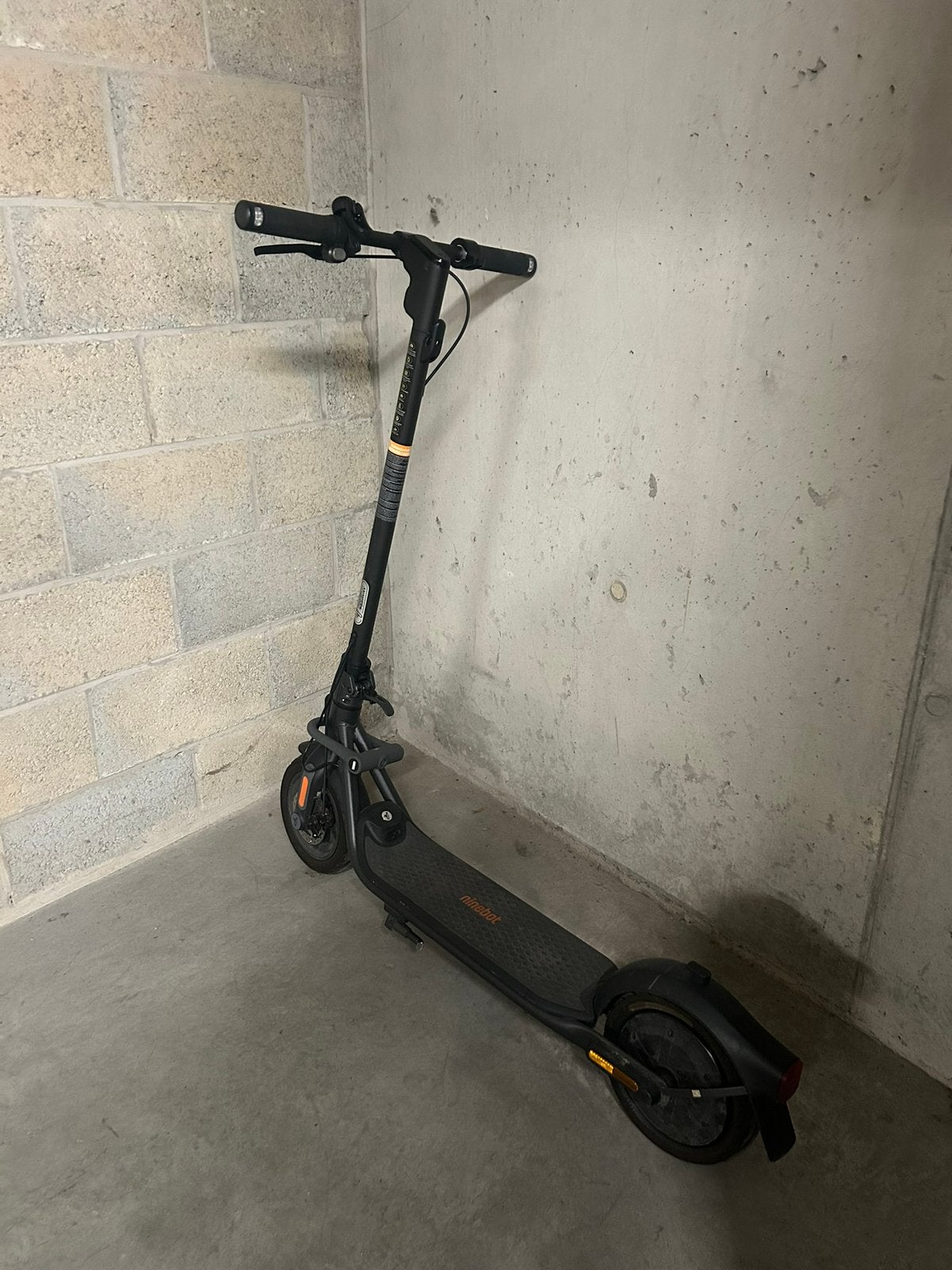 Trottinette électrique - Trottinette Segway Ninebot F2 E, Vélos & Vélomoteurs, Enlèvement, Utilisé, Step électrique (E-scooter)