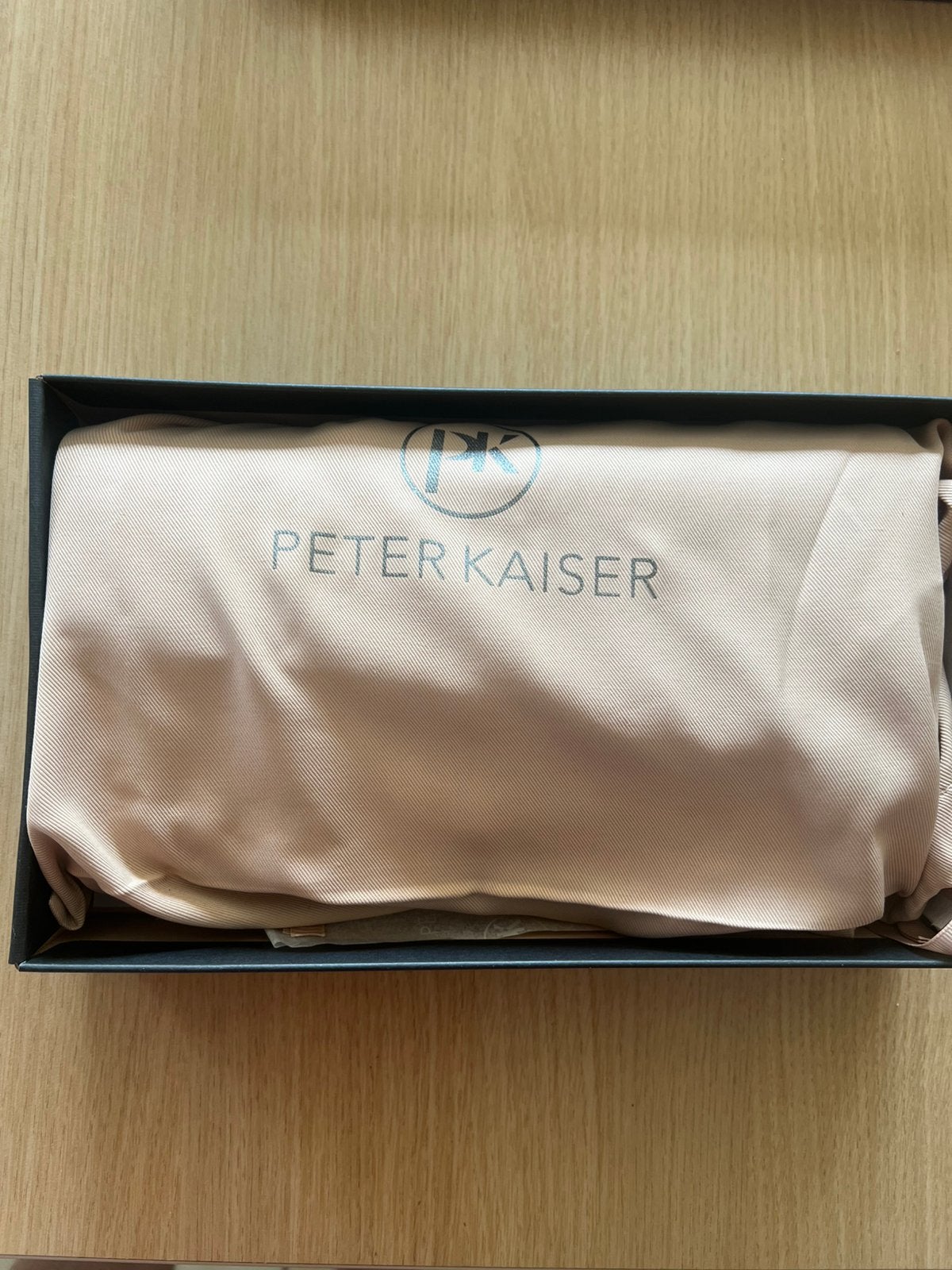 Peter kaiser clutch handtas zilver kleur, Bijoux, Sacs & Beauté, Trousses de toilette, Enlèvement, Comme neuf, Argenté, Femme